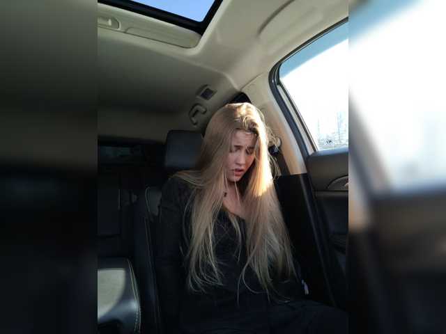 لقطات البث LEILA-ANGELL