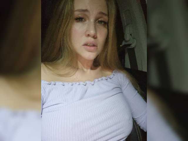 لقطات البث LEILA-ANGELL