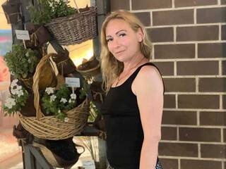 دردشة الفيديو المثيرة -Amelia---