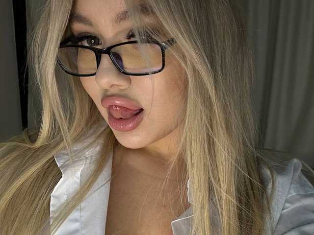صورة الملف الشخصي -Lanvin-