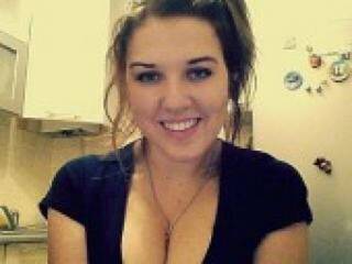 دردشة الفيديو المثيرة 12liana