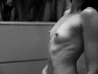 دردشة الفيديو المثيرة 13blackmilk