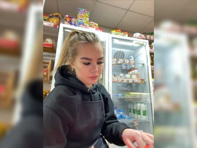 لقطات البث blonde_in_top