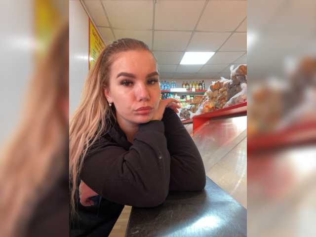لقطات البث blonde_in_top