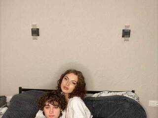 دردشة الفيديو المثيرة 2Sweet4Yours