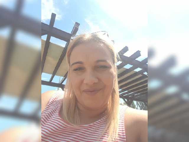 لقطات البث AbbyBones