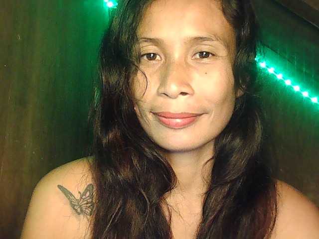 لقطات البث Adanna