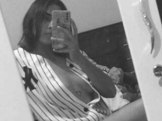 دردشة الفيديو المثيرة adara-orson