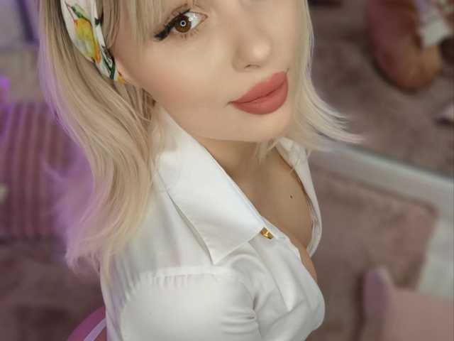 صورة الملف الشخصي AdelineKing