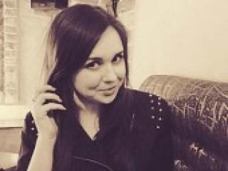دردشة الفيديو المثيرة adelinna