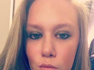 دردشة الفيديو المثيرة adrianasummer