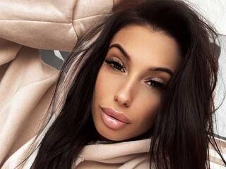 دردشة الفيديو المثيرة AdriaRae18