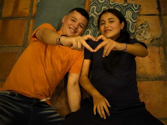 صورة الملف الشخصي AdventuresSexYoung