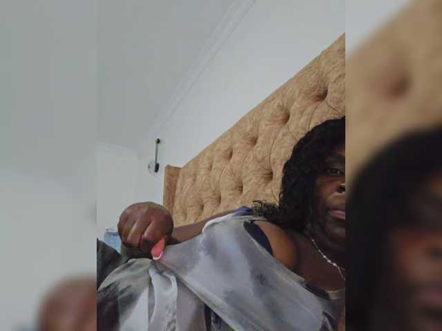 لقطات البث AfricanShyQueen1