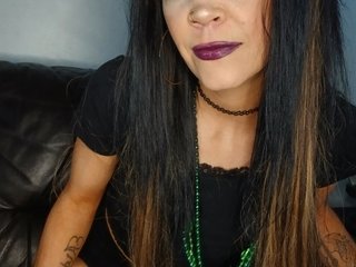 دردشة الفيديو المثيرة Ainsleytaylor