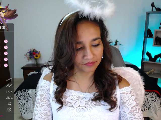 لقطات البث aisha-collins