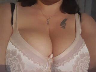 دردشة الفيديو المثيرة BigTiti