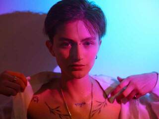 دردشة الفيديو المثيرة AkiroFukui