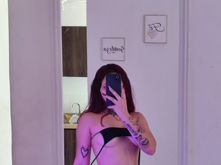دردشة الفيديو المثيرة alana-big-ass