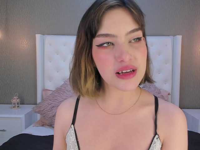 لقطات البث AlegnaTaylor