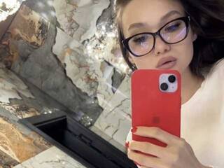 دردشة الفيديو المثيرة EliVii