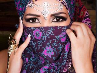 دردشة الفيديو المثيرة AlenaRain