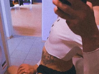 دردشة الفيديو المثيرة AlexaBorzaya