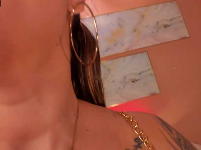 لقطات البث AlexaField