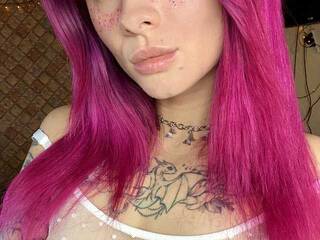 دردشة الفيديو المثيرة Alice-Yui