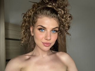 دردشة الفيديو المثيرة JustAlice