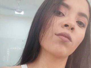 دردشة الفيديو المثيرة AliceWonderr