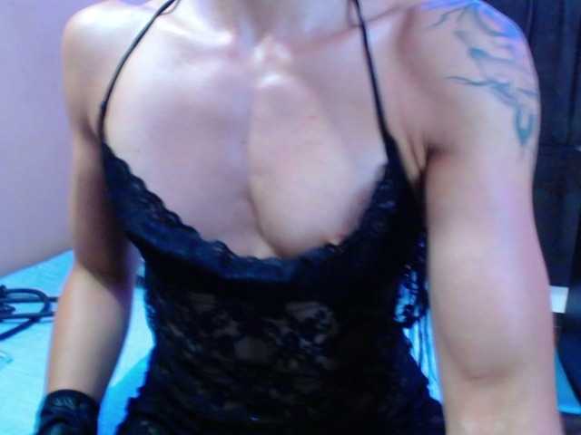 الصور AliFit naked muscle show? try me i'm hot