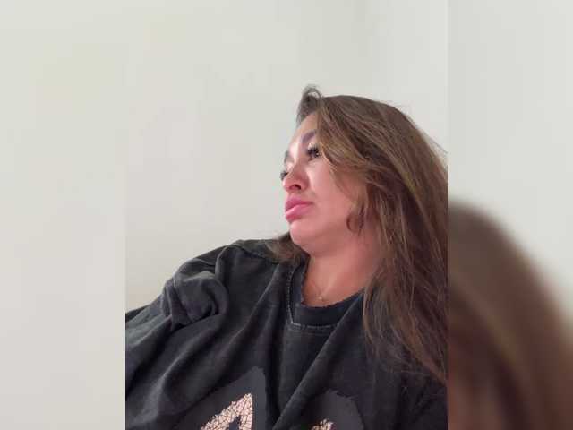 لقطات البث Alina-102