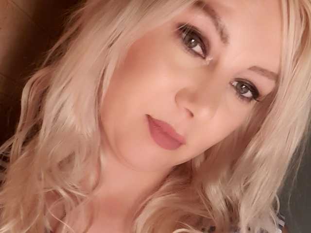 صورة الملف الشخصي BlondeAlis