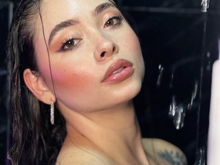 دردشة الفيديو المثيرة AlinaKravitz