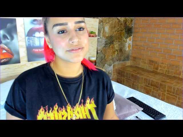 لقطات البث ALISSA-PAZ