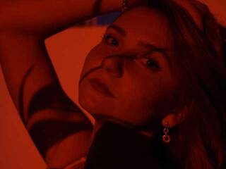 دردشة الفيديو المثيرة AlissaBerryy