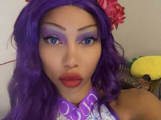 دردشة الفيديو المثيرة AllaStrange