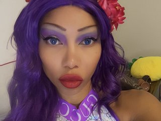 دردشة الفيديو المثيرة AllaStrange