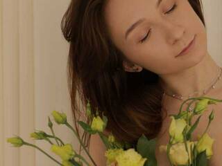 دردشة الفيديو المثيرة alyyyson