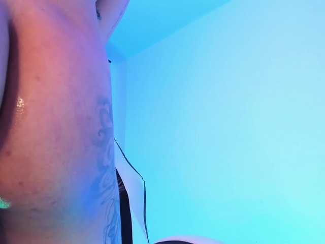لقطات البث AmbeerColors