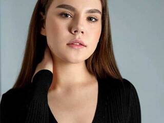 دردشة الفيديو المثيرة AmelyKreeks