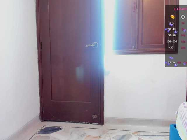 لقطات البث AmyJhomsonn