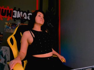 دردشة الفيديو المثيرة AnaMills