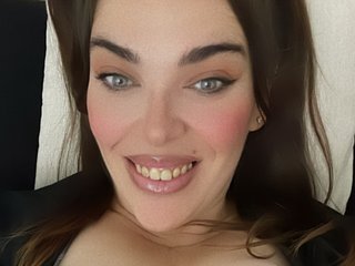 دردشة الفيديو المثيرة AngelaEvans