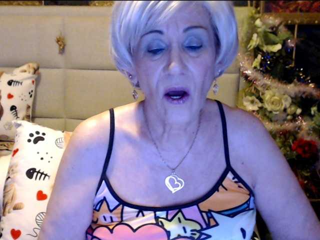 الصور ANGELGRANNY welcom guys..pm..50 tk..pussy or ass..100..tits or feet..50..let s have fun