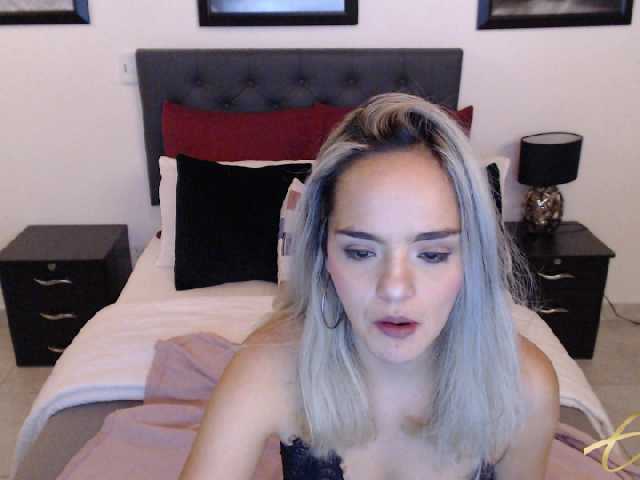 لقطات البث angelinagloss