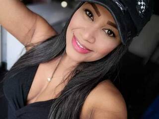 دردشة الفيديو المثيرة angie-valery