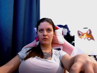 دردشة الفيديو المثيرة ann-mikele