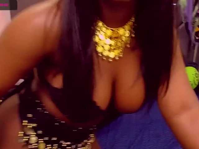 لقطات البث AnneBullock